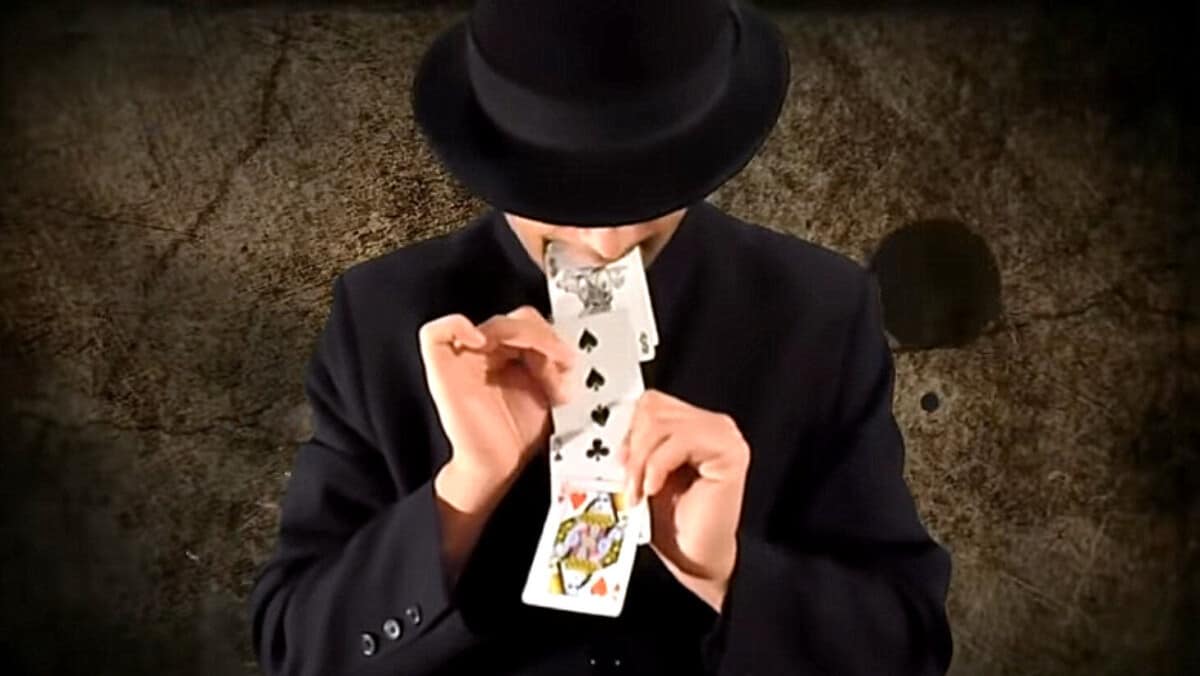10 Best Card Magic Tricks Revealed! (with video) – Improve Magic